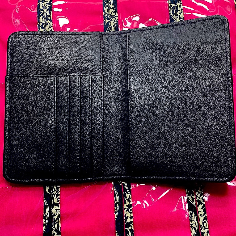 GUESS Wallet - Picture 3 of 3